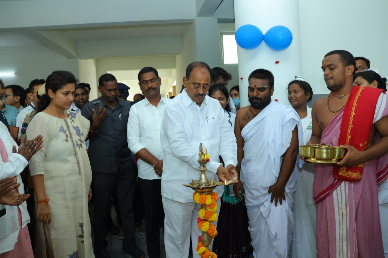 పరకాల వంద పడకల ఆసుపత్రిలో ఓపి సేవలు ప్రారంభం - Additional Image